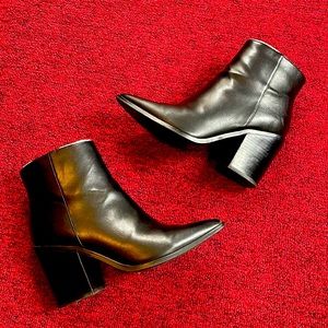 Urban Outfitters black point toe boots. Size 6